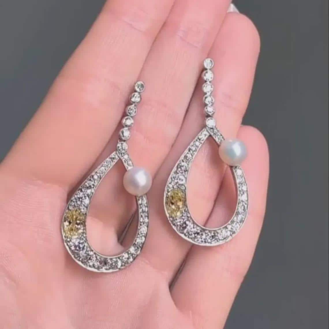 Pearl Teardrop Dangle Earrings