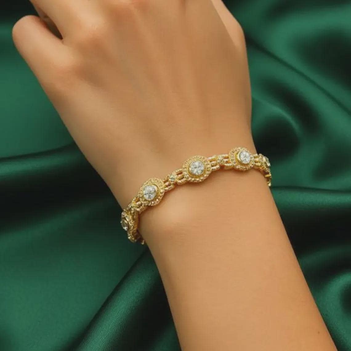 Round Cut Crystal Tennis Bracelet