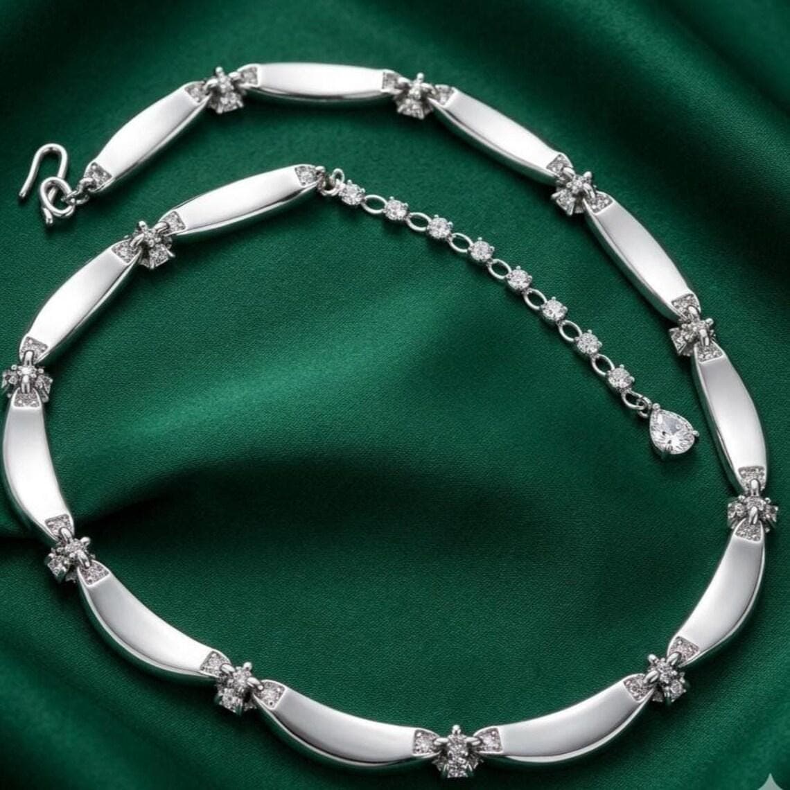 Women's Emerald Green Choker Necklace — View 6