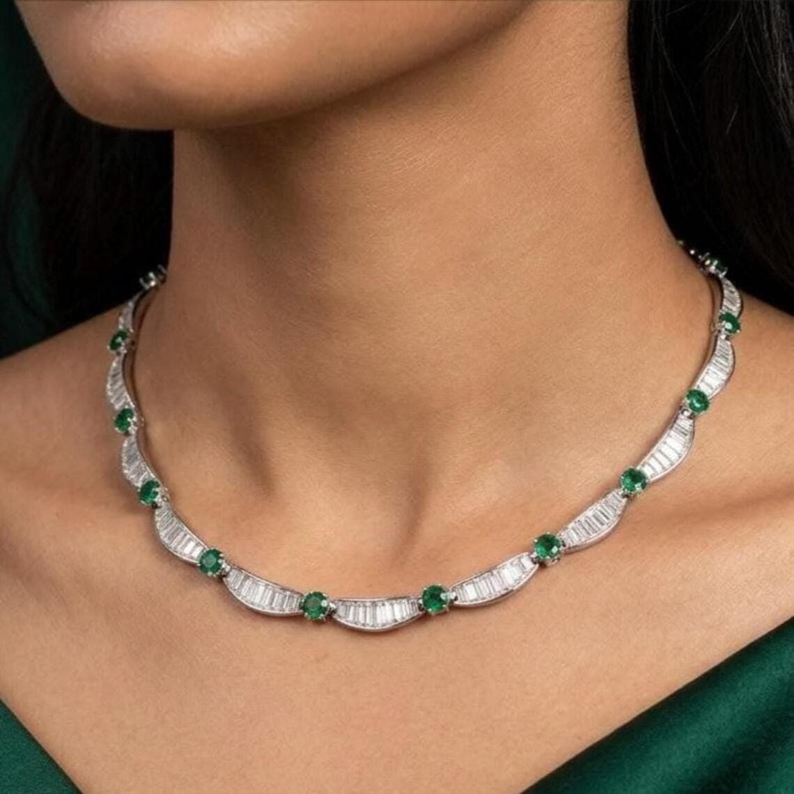 Women's Emerald Green Choker Necklace