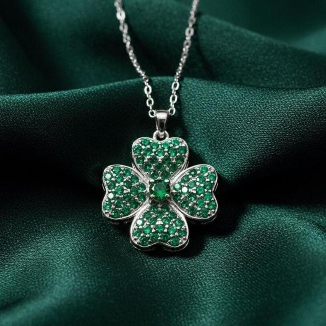 Emerald Clover Pendant Necklace