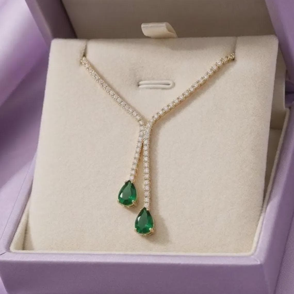Sparkling Green Emerald Drop & Graduated Diamond Minimalist
