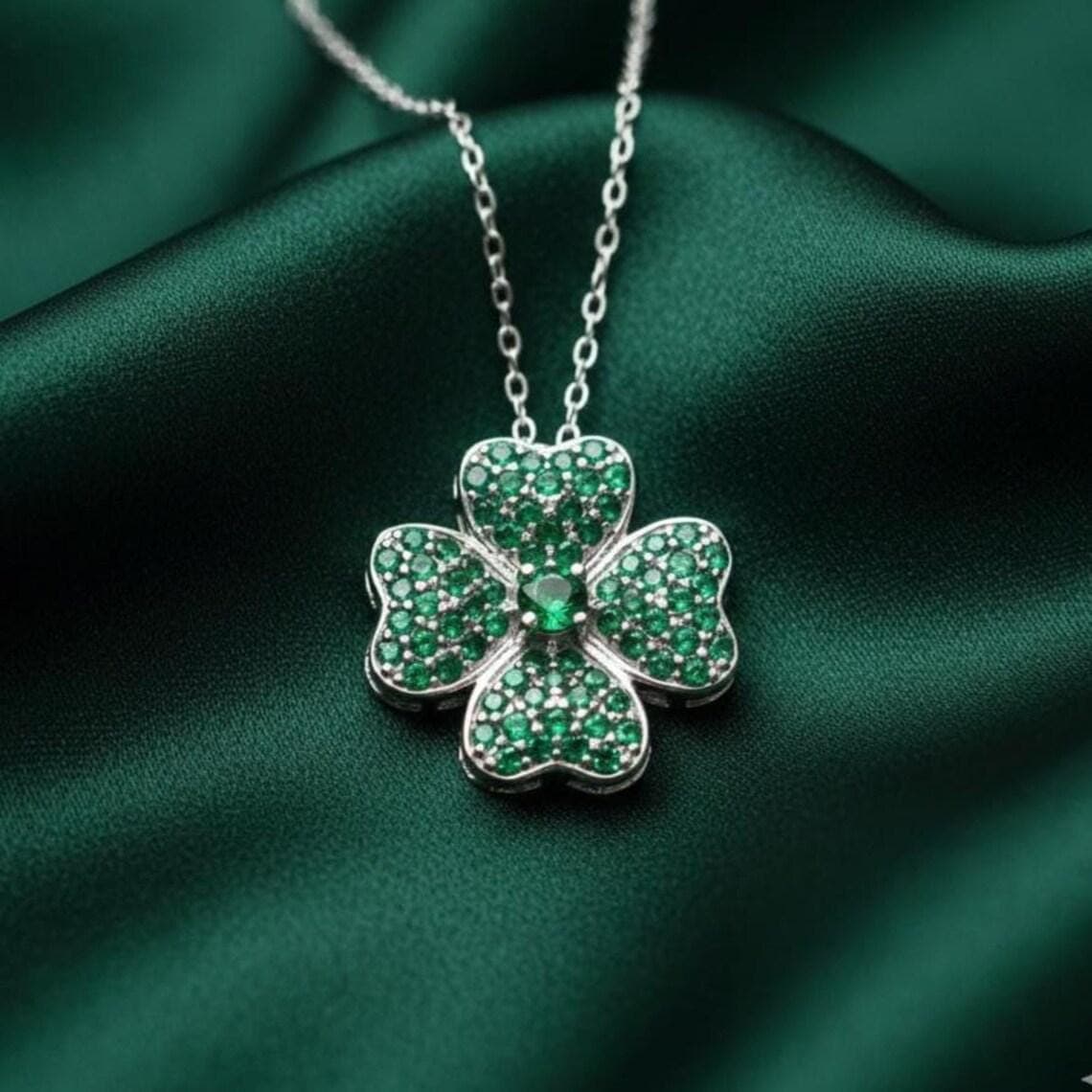Emerald Clover Pendant Necklace — View 2