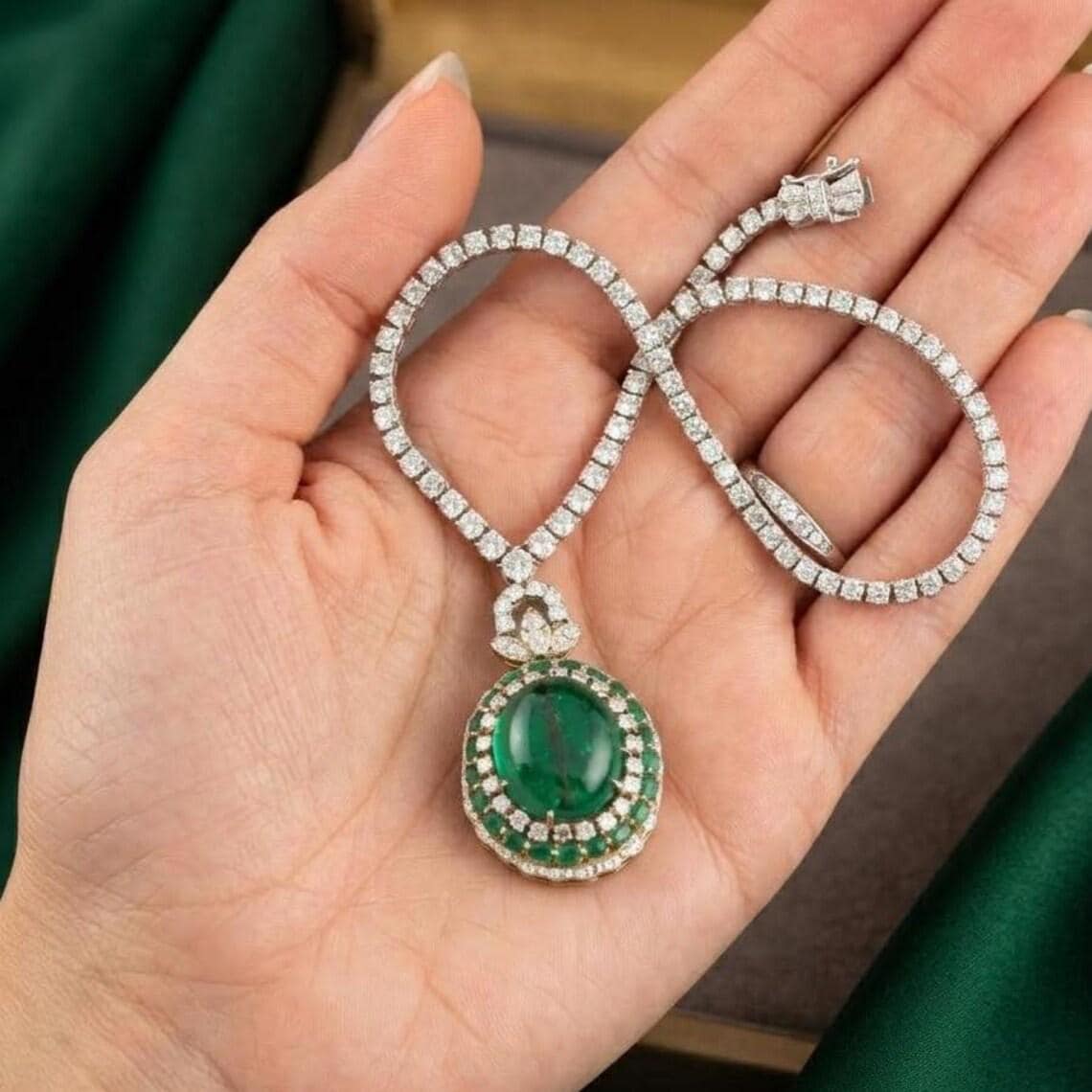 Vintage Cabochon Emerald Necklace for Women's — View 4