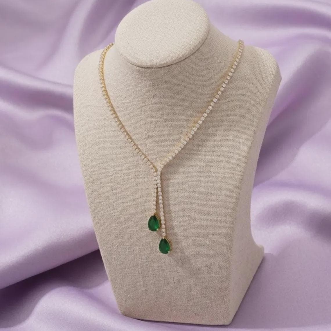 Sparkling Green Emerald Drop & Graduated Diamond Minimalist — View 3